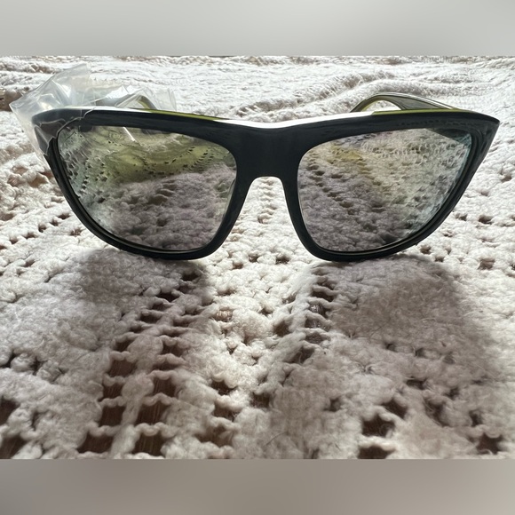 Salvatore Ferragamo Men’s Sunglasses - Picture 8 of 10